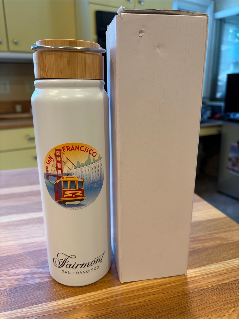 Fairmont Hotel San Francisco Insulated Water Bottle 24 oz New in Box